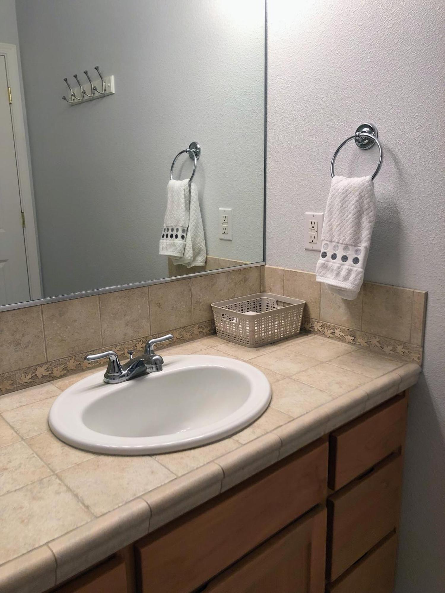 2 Bedroom Suite: Views, Private Entrance, Evchgr Amity 외부 사진